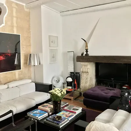 Bed & Breakfast Art To Design